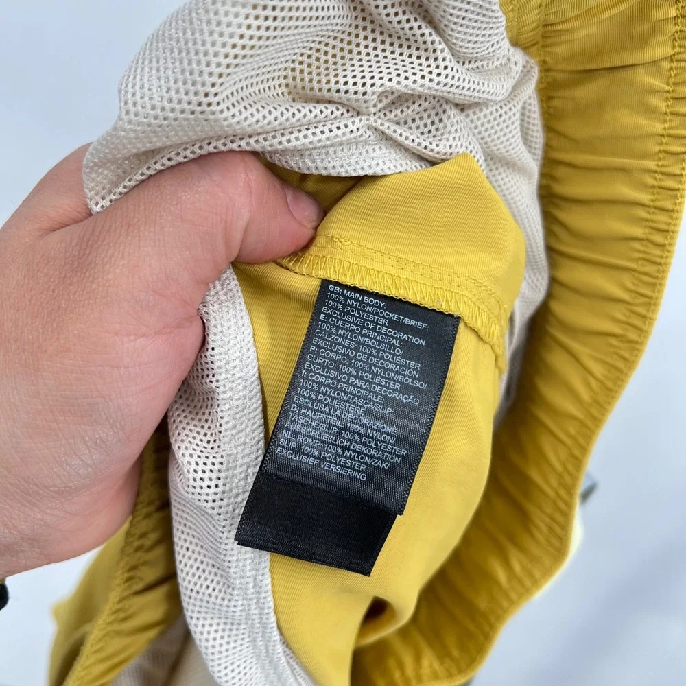 The North Face XXL Class V Belted Cargo Shorts Mens Yellow Nylon Hiking Gorpcore